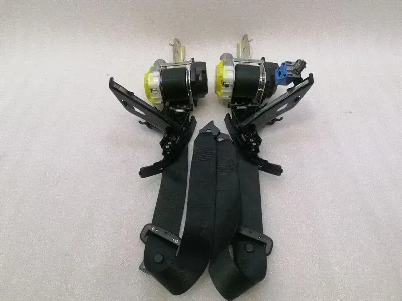 Lexus RX LEXUS RX RX450h AL20 seatbelt set of 2 seat belt belt Body type: SUV
Fuel: Hybrid