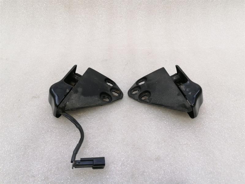 Ferrari F355 FERRARI F355 F129 SPIDER 63682700 TOP LOCKING STRIKER PLATE Body type: Convertible
Fuel: Petrol