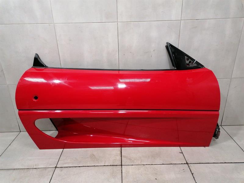 Ferrari F355 Ferrari F355 F129 Spider Right Door 63538600 Door 64102710 Right Body type: Convertible
Fuel: Petrol