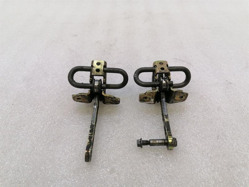 Ferrari F355 Ferrari F355 F129 Spider 63942000 Tie Rod for Door Stop Body type: Convertible
Fuel: Petrol
