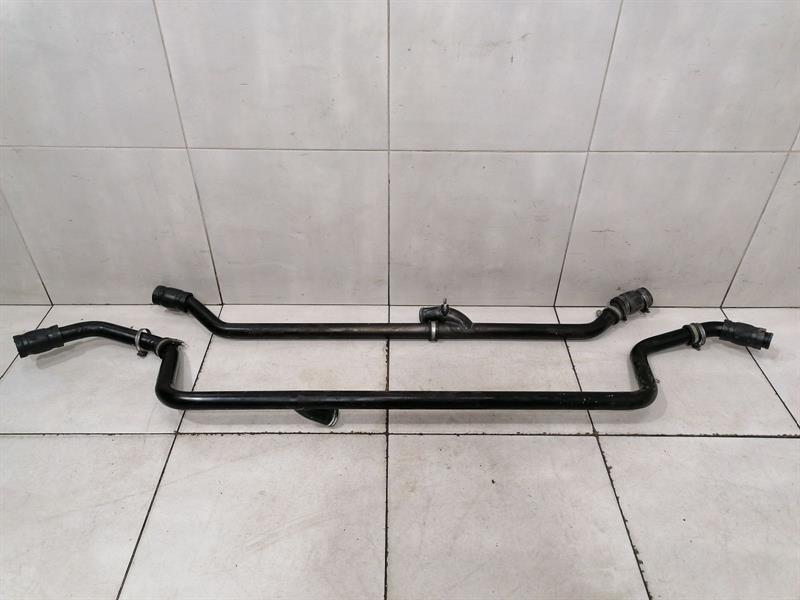 Ferrari F355 Ferrari F355 F129 Spider Cooling Pipe 167024 Cooling Water Hose Hose Body type: Convertible
Fuel: Petrol