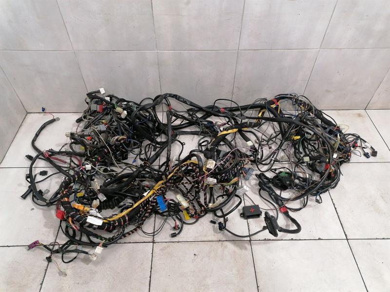 Ferrari F355 Ferrari F355 F129 Spider Wiring Loom LHD SPIDER 5.2 MOTRONIC LHD Harness Body type: Convertible
Fuel: Petrol