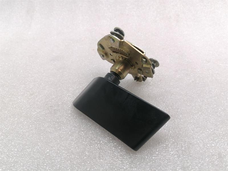 Ferrari F355 Ferrari F355 F129 Spider Door Inner Handle 64536100 Interior Door Handle 63519000 LH Body type: Convertible
Fuel: Petrol