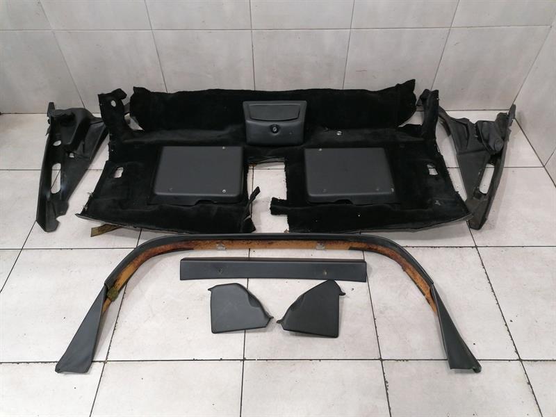 Ferrari F355 Ferrari F355 F129 Spider Luggage Compartment 64954600 Fairing NOT FOR F1 Body type: Convertible
Fuel: Petrol