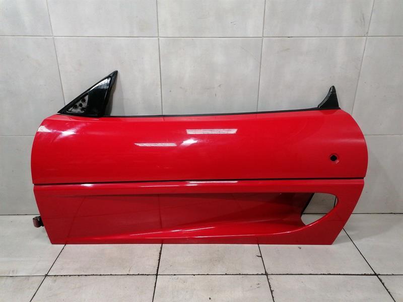 Ferrari F355 Ferrari F355 F129 Spider Left Door 63538700 Left Door 64102810 Body type: Convertible
Fuel: Petrol