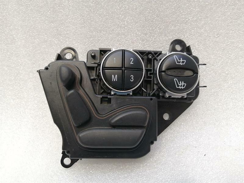 Mercedes-Benz A (W169) Mercedes SL R230 left seat memory switch A2308210951 switch seat adjustment Body type: Convertible
Fuel: Petrol