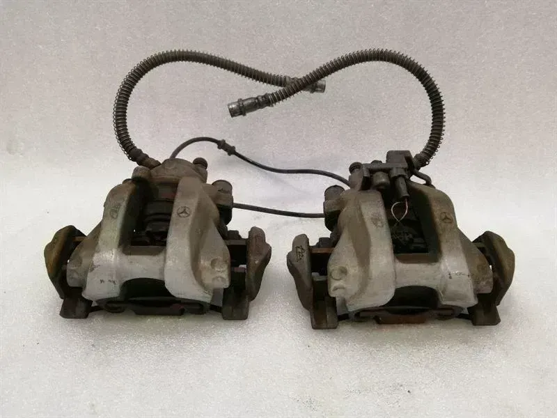 Mercedes-Benz A (W169) Mercedes SL R230 Rear Caliper Set A2214230281 Brake Caliper Rear Set Body type: Convertible
Fuel: Petrol