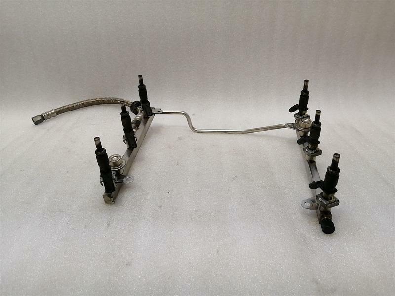 Mercedes-Benz A (W169) Mercedes SL R230 Fuel Rail A2720701495 Fuel Injection Moulding Pipe Distributor M272 V6 Body type: Convertible
Fuel: Petrol