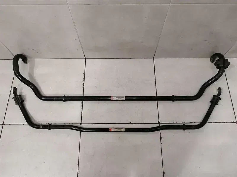 Porsche Boxster (981) Porsche Boxster 981 Anti Roll Bar Front + Rear 99134370515 Front Anti Roll Bar Body type: Convertible
Fuel: Petrol