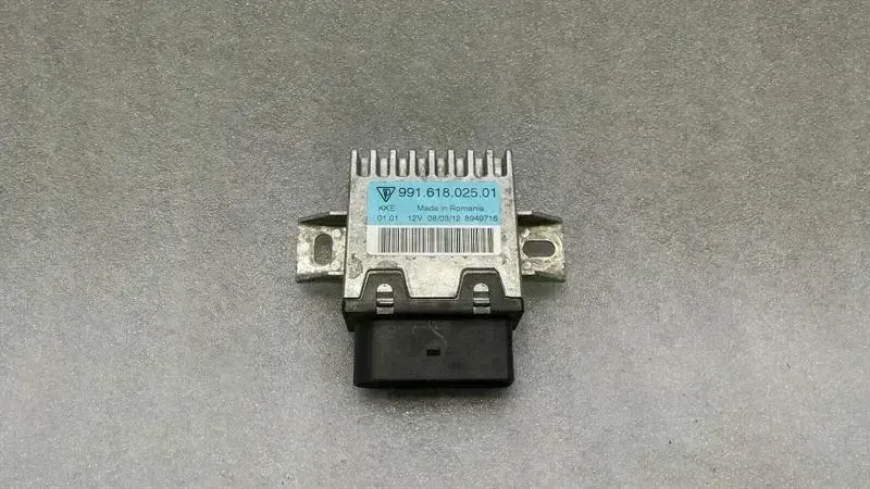 Porsche Boxster (981) Porsche Boxster 981 Fuel Pump Module 99161802501 Control Unit Fuel Pump Body type: Convertible
Fuel: Petrol