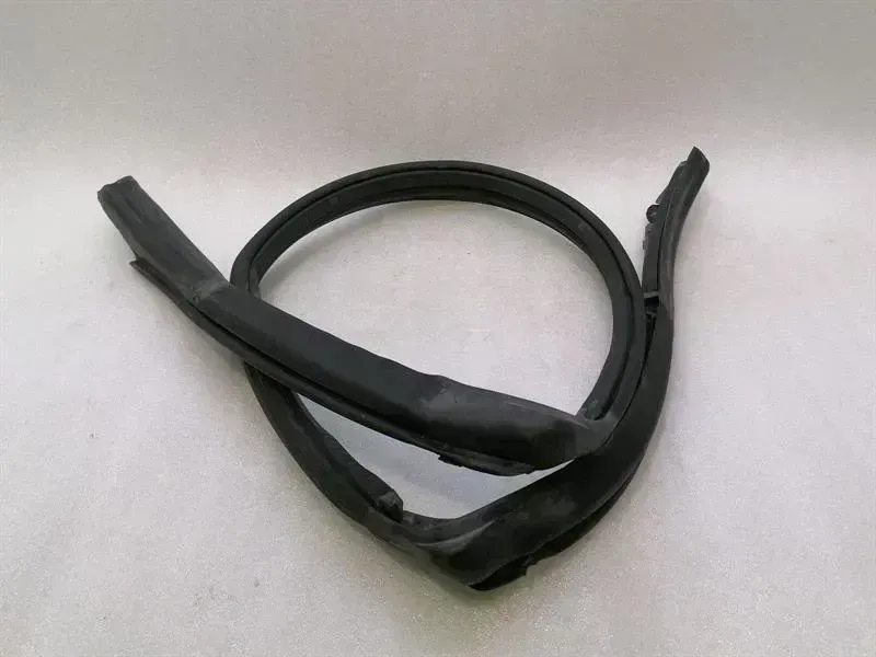 Porsche Boxster (981) Door Seal Porsche Boxster 981 Windshield Seal 98153707703...