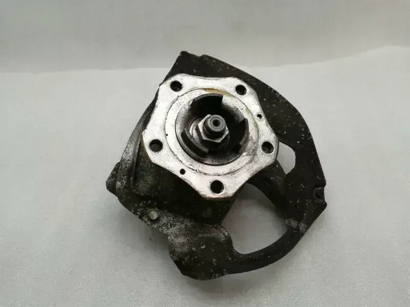 Porsche Boxster (981) Porsche Boxster 981 Right Front Hub 99194185805 Wheel Bearing Housing Front Right Body type: Convertible
Fuel: Petrol