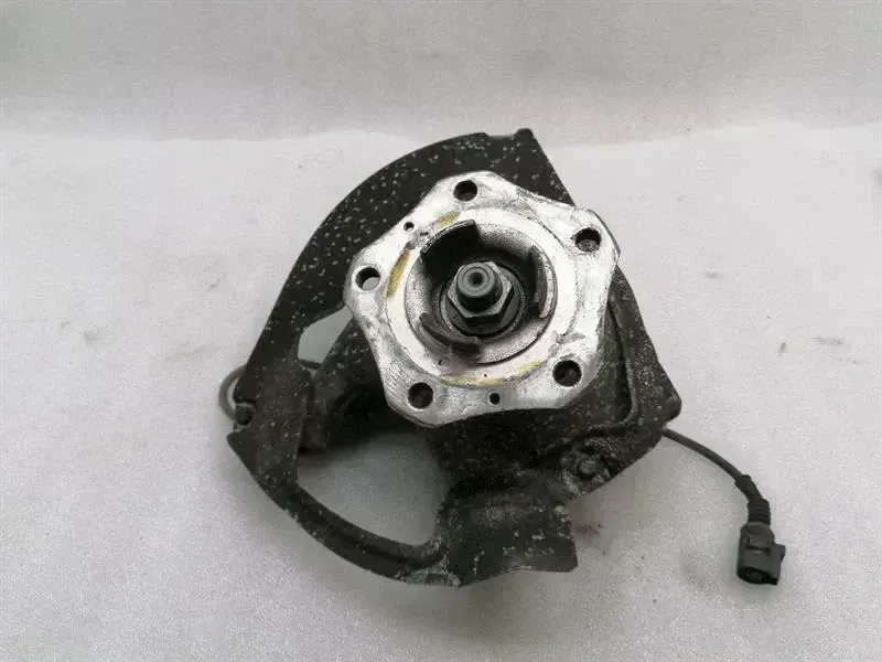 Porsche Boxster (981) Porsche Boxster 981 Left Front Hub 99134165705 Wheel Bearing Housing Front Left Body type: Convertible
Fuel: Petrol