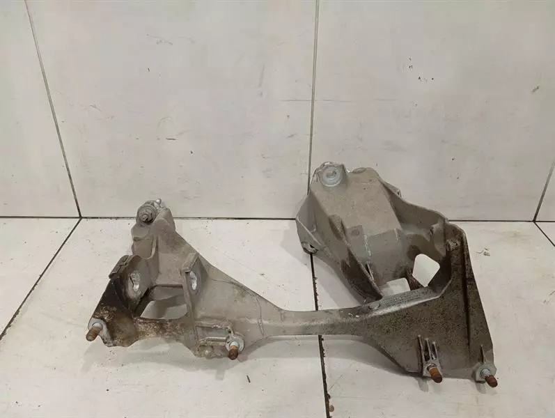 Porsche Boxster (981) Porsche Cayman 981 Subframe Rear 98133115106 Axle Frame Rear Axle Body type: Coupe
Fuel: Petrol