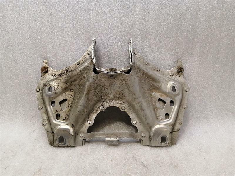 Porsche 911 (991) Porsche 911 991 Gearbox Mount Bracket 99137511403 Transmission Holder Body type: Coupe
Fuel: Petrol