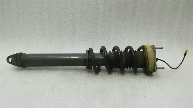 Porsche 911 (991) Porsche 911 991 shock absorber RLH 99133305304 shock absorber rear left PASM Body type: Coupe
Fuel: Petrol