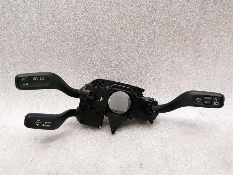 Porsche 911 (997) Porsche Cayman 987 997 WiperStalks 99761329102 indicator switch steering column switch Body type: Coupe
Fuel: Petrol