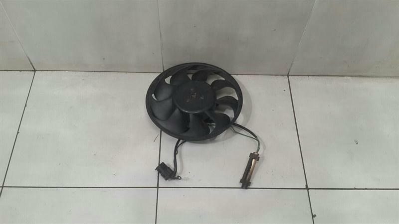 Porsche 911 (996) Porsche 911 996 right radiator fan 99662403502 fan electric fan right Body type: Coupe
Fuel: Petrol