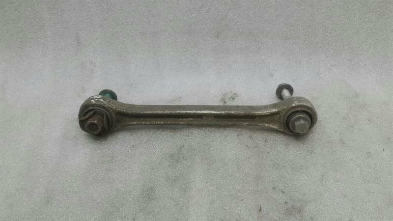 Porsche 911 (996) Porsche 911 996 Rear Wishbone 99633104702 Rear Handlebar Body type: Coupe
Fuel: Petrol