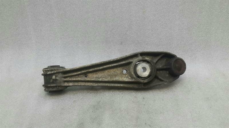 Porsche 911 (996) Porsche 911 996 right front wishbone 99634134106 front right handlebar Body type: Coupe
Fuel: Petrol