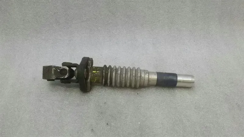 Porsche 911 (996) Porsche 911 996 Steering Joint Tie Rod Shaft Body type: Coupe
Fuel: Petrol