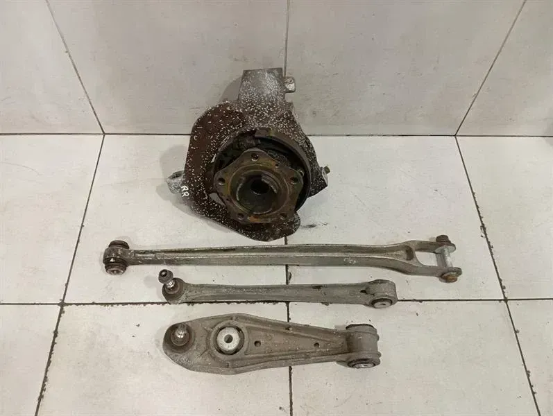 Porsche Boxster (987) Porsche Boxster 987 Right Rear Hub 98733165806 Wheel Bearing Housing Rear Right Body type: Convertible
Fuel: Petrol
