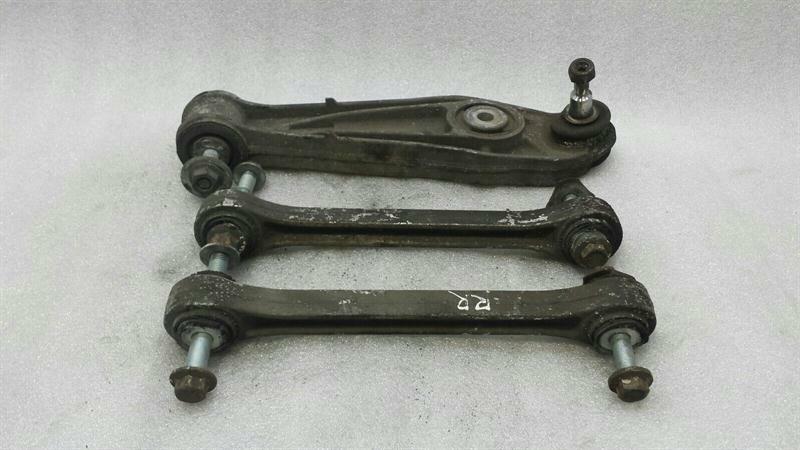Porsche 911 (996) Porsche 911 996 Right Rear Wishbone Rear Right Handbar Set Body type: Coupe
Fuel: Petrol