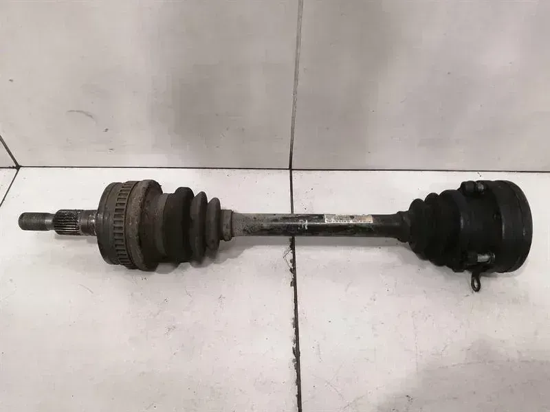 Porsche 911 (996) Porsche 911 996 Left Rear Drive Shaft 99633202404 Drive Shaft Rear Left Body type: Coupe
Fuel: Petrol