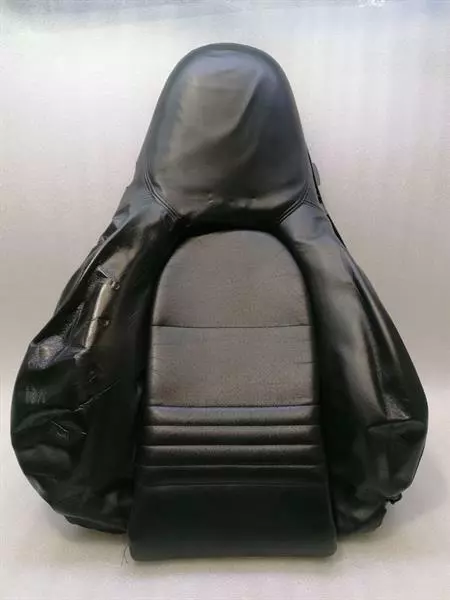 Porsche 911 (996) Porsche 911 996 Front Left Seat Cover 99652114101 Front Left Seat Leather Body type: Coupe
Fuel: Petrol