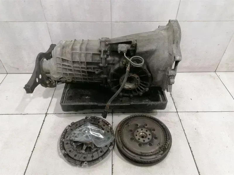Porsche 911 (996) PORSCHE 911 996 GEARBOX G9600 GEARBOX 6 SPEED MANUAL TRANSMISSION Body type: Coupe
Fuel: Petrol