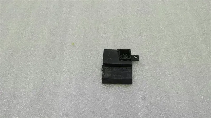 Audi A7 (4G) Audi A7 4G steering column module 4H0907705J control unit steering column Body type: Saloon
Fuel: Gas