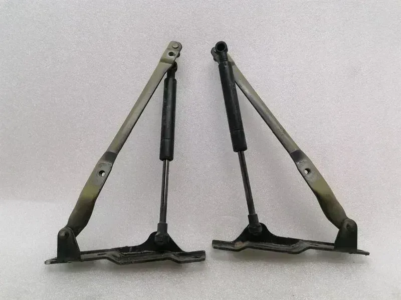 Porsche Boxster (987) Porsche Boxster 987 Bonnet Hinge SET 99751115100 Hood Hinge SET Body type: Convertible
Fuel: Petrol