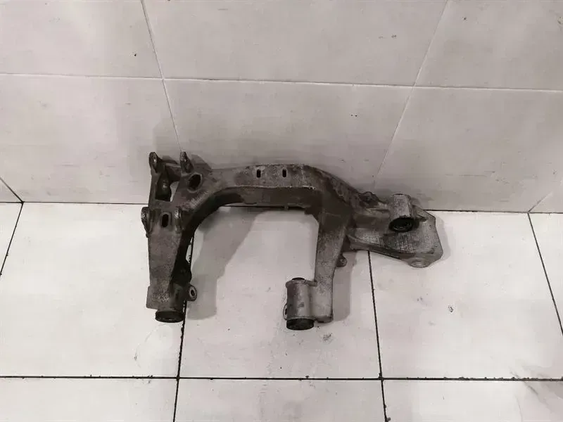 Porsche Boxster (986) Porsche Boxster 986 Rear Axle Crosmember 996331156Z0 Axle Carrier Rear Right
