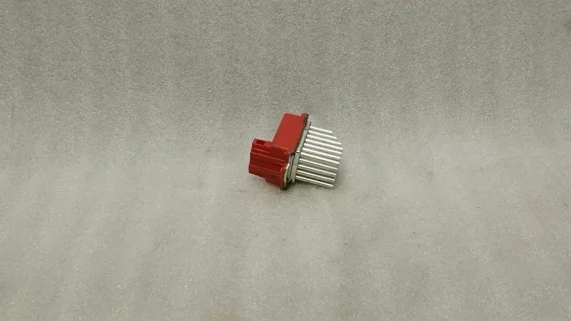 Porsche Boxster (986) Porsche Boxster 986 Heater Resistor 1J0907521 Fan Controller Body type: Convertible
Fuel: Petrol