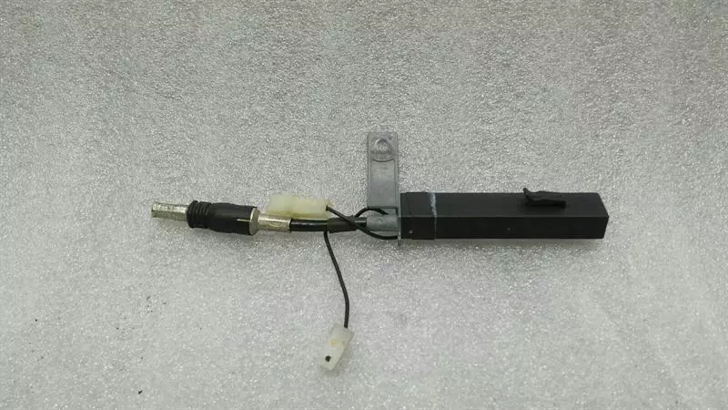 Porsche Boxster (986) Aerial / Antenna Porsche Boxster 986 Aerial / Antenna 9866471050...