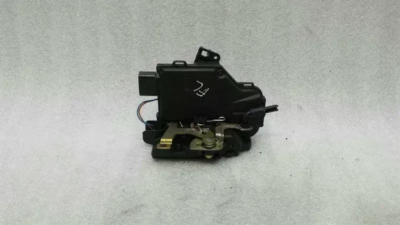 Porsche Boxster (986) Door lock Porsche Boxster 986 RHD Left Door Lock 8N283701...