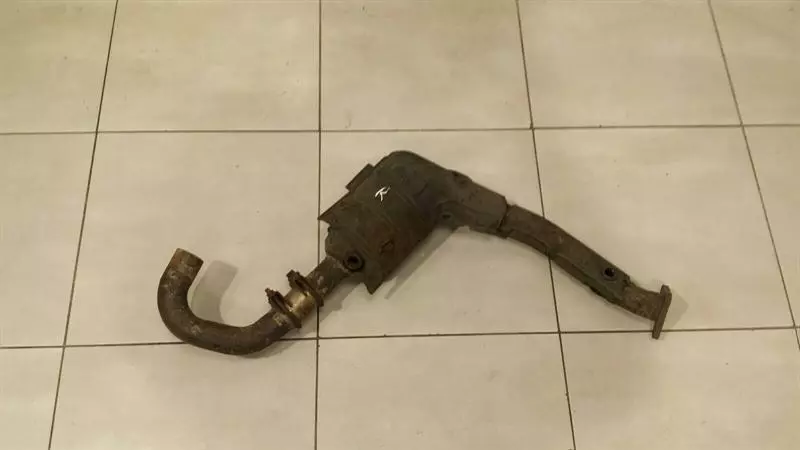 Porsche Boxster (986) Porsche Boxster 986 Right Catalytic Convertor 99611302111 Catalytic Converter Right 3.2 Body type: Convertible
Fuel: Petrol