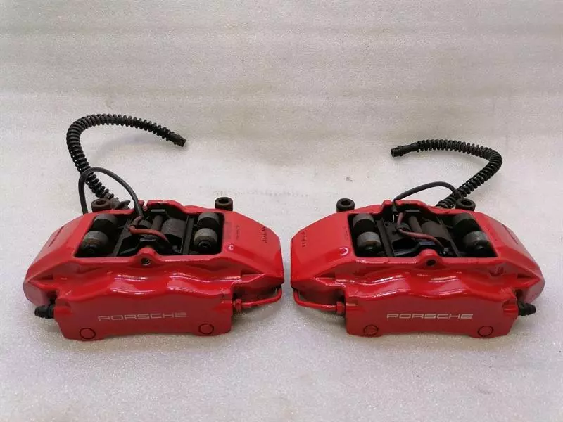 Porsche Cayman (987) Porsche Cayman 987 front brake caliper set 996351423 brake caliper front set Body type: Coupe
Fuel: Petrol
