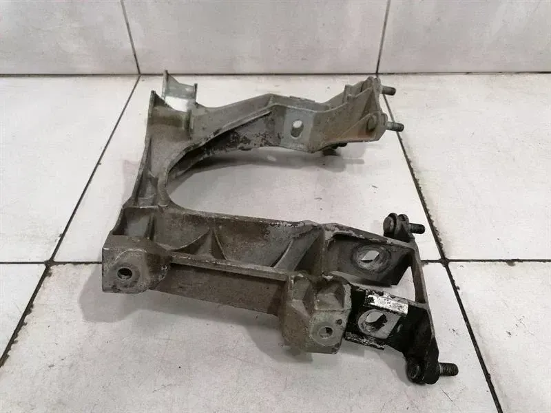 Porsche Boxster (987) Porsche Cayman 987 Right Subframe Rear 98733105204 Axle Frame Rear Axle Re Body type: Coupe
Fuel: Petrol