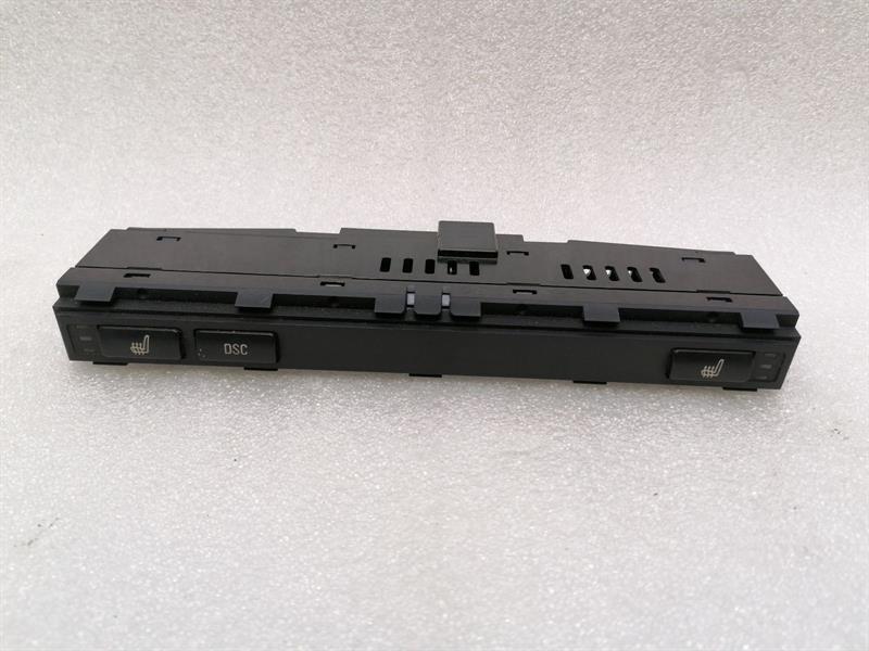 BMW 3 (E46) BMW 3 Series E46 Switch 6925501 Switch SWITCH BLOCK Body type: Convertible
Fuel: Petrol