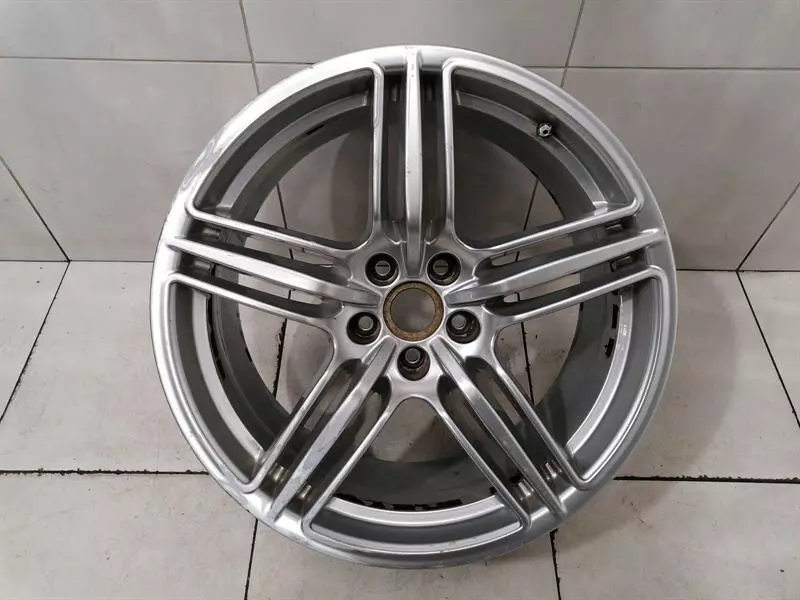 Porsche Macan Porsche Macan 95B Alloy Wheel 95B601025BE Alloy Wheel 9JX19 ET21 Body type: SUV
Fuel: Petrol