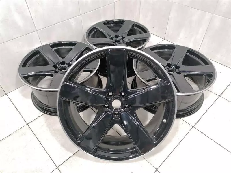 Porsche Macan Porsche Macan 95B Alloy Wheel 95B601025AE Alloy Wheel 21 Sport Classic SET SET Body type: SUV
Fuel: Petrol