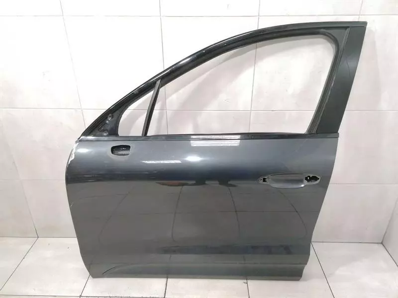 Porsche Macan Porsche Macan 95B left front door 95B831021 door front left Body type: SUV
Fuel: Petrol