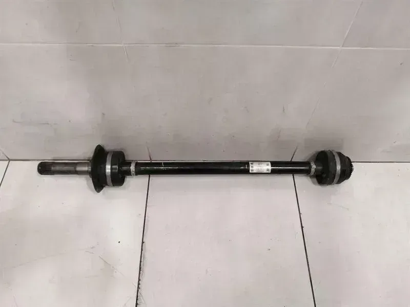BMW X4 (G02) BMW X4 G02 drive shaft rear right 8689568 rear right drive shaft M40iX Body type: SUV
Fuel: Petrol