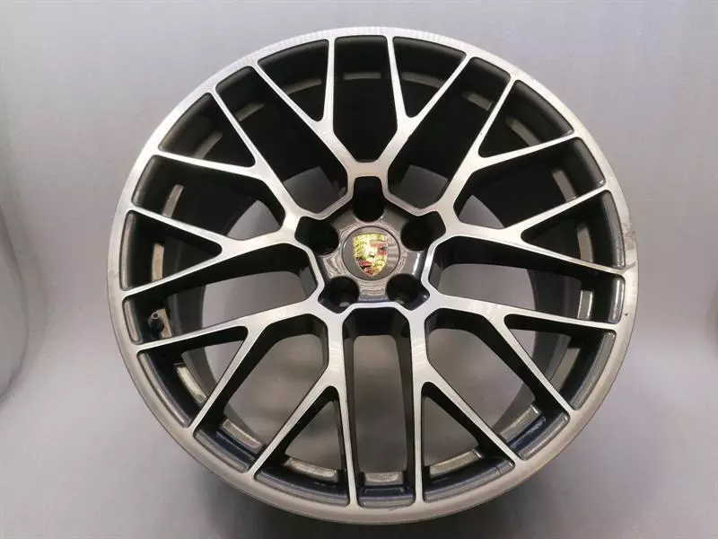 Porsche Macan Porsche Macan 95B Alloy Wheel 95B601025BG Alloy Rim 10JX20 ET19 Body type: SUV
Fuel: Petrol