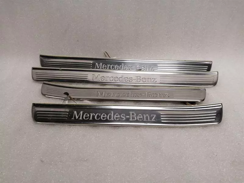Mercedes-Benz A (W176) Mercedes W222 LED Illuminated Door Sill Set A2226805435 Entry Bar LED LWB Body type: Saloon
Fuel: Petrol