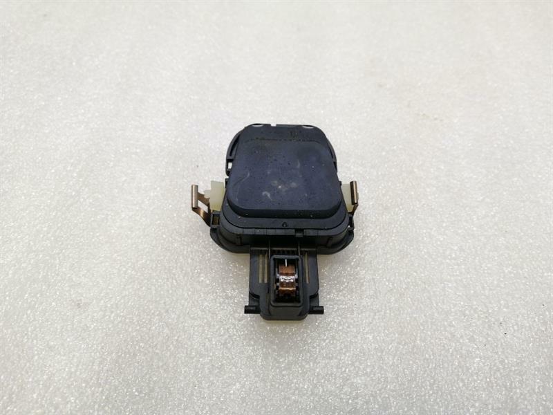 Mercedes-Benz A (W176) Mercedes S-Class W222 Rain Sensor A2229005310 Rain Sensor Body type: Saloon
Fuel: Petrol