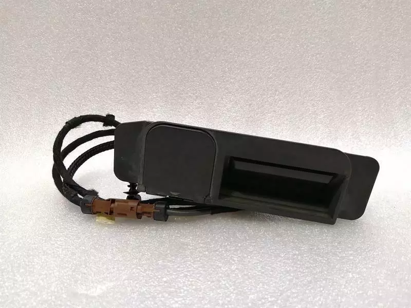 Mercedes-Benz A (W176) Mercedes S-Class W222 Rear View Camera A0009056206 Rear View Camera Body type: Saloon
Fuel: Petrol