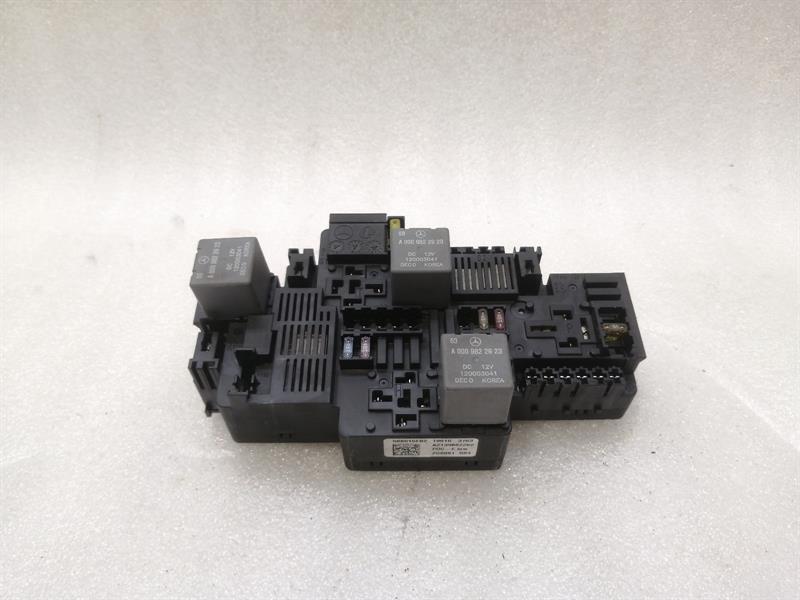 Mercedes-Benz A (W176) Mercedes S-Class W222 Fuse Box A2139062202 Fuse Box Body type: Saloon
Fuel: Petrol