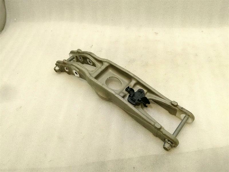 Mercedes-Benz S Coupe (C217) Left Rear Wishbone Mercedes E53 AMG W238 Left Rear Wishbone A20535...